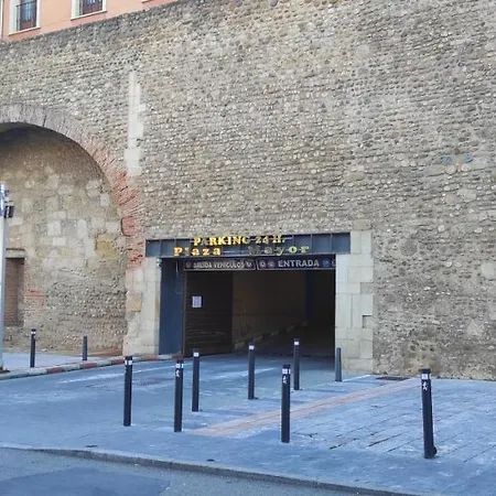 Apartamento Plaza Mayor Humedo Con Parking Incluido Leon Exterior photo